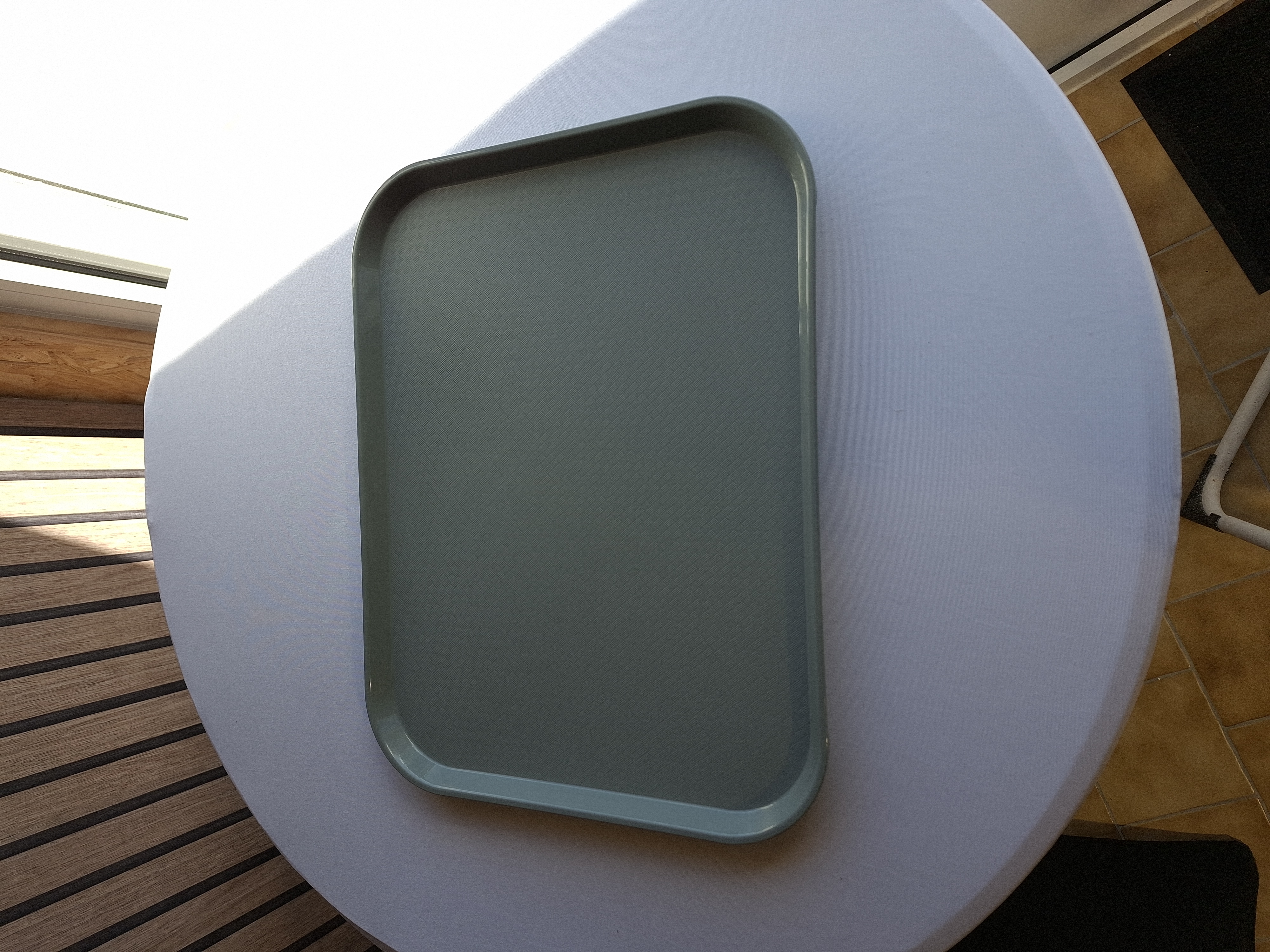 PLATEAU REPAS GRIS - 36cmx46cm 0.25 euros